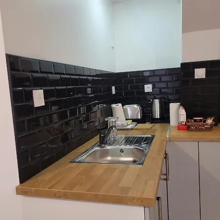 Coquet A 15mn De Paris Et 10 Mn De Stade De France, Wifi, Netflix, Apartment Groslay