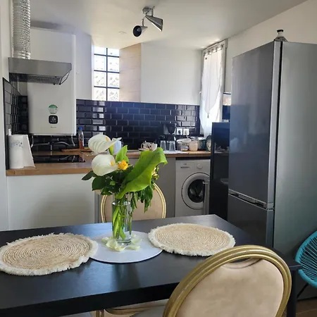 Apartment Coquet A 15mn De Paris Et 10 Mn De Stade De France, Wifi, Netflix, Groslay