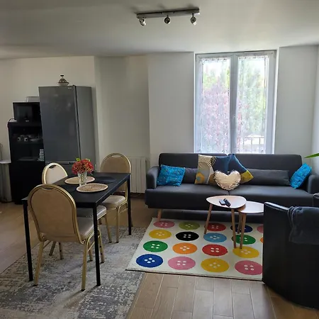 Coquet A 15mn De Paris Et 10 Mn De Stade De France, Wifi, Netflix,